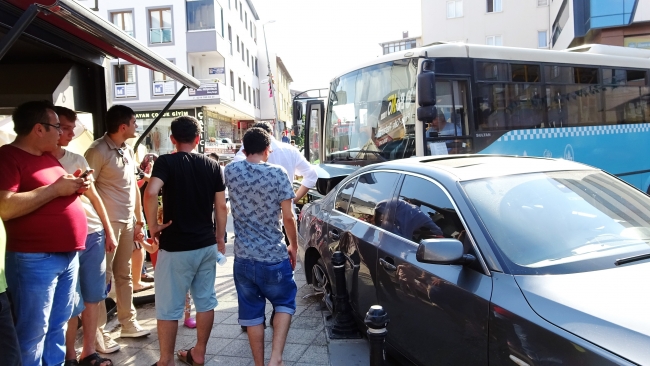Tuzla'da zincirleme kaza: 10 yaralı