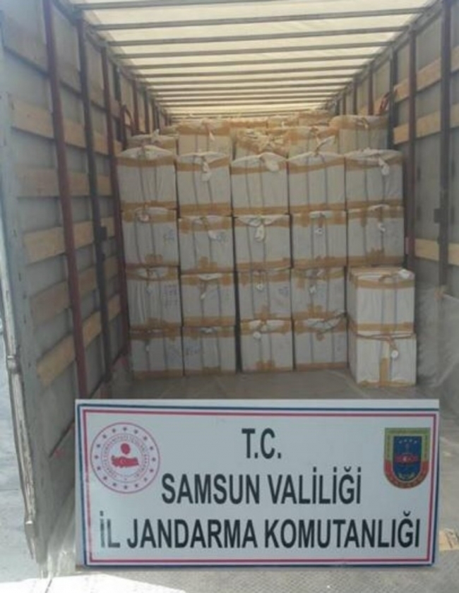 Samsun'da bir tırda 85 bin adet kaçak parfüm ele geçirildi