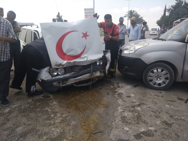 Mezarlık önündeki kaza saniye saniye görüntülendi