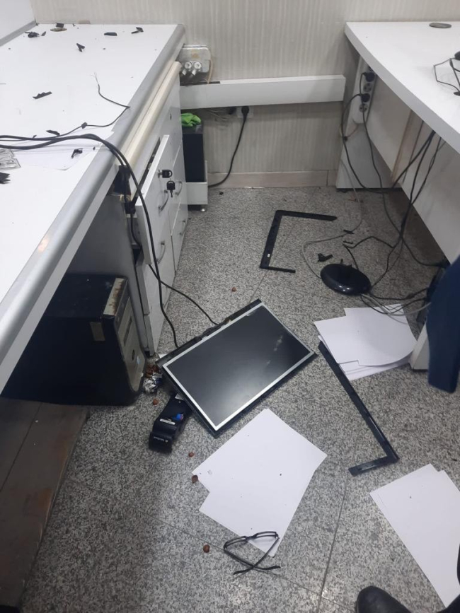 Otobüs bilet fiyatlarını yükseltmeyen firmaya saldırı