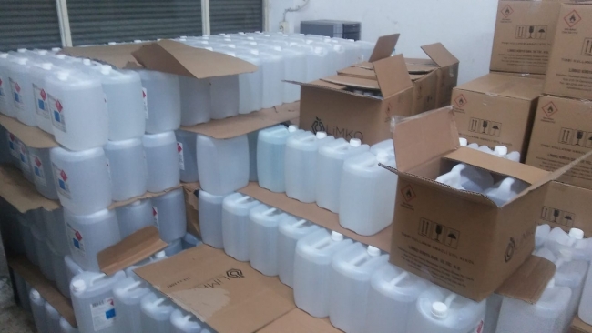 Adana'da 116 adrese sahte içki operasyonu: 3 ton 280 litre etil alkol ele geçirildi