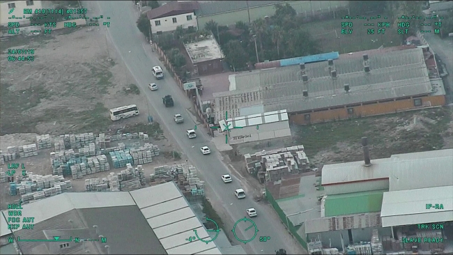 300 polisin katıldığı ve 44 kişinin yakalandığı operasyon polis kamerasında