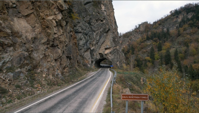 Çekiç ve murç kullanılarak insan gücüyle yapılan tünel 135 yıldır hizmet veriyor