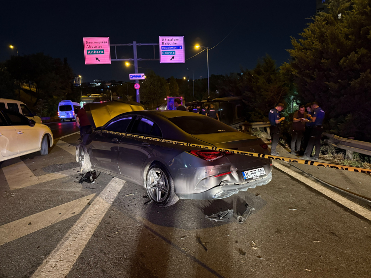 Esenler'de makas atan minibüs kazaya neden oldu: 1 ölü, 5 yaralı