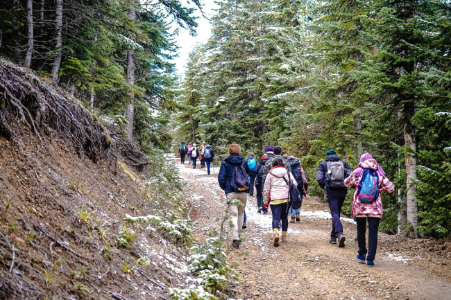 Gümüşhaneli dağcılardan öğretmenlere zirvede sürpriz kutlama