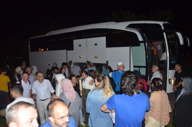 İlk hacı kafilesi yurda döndü