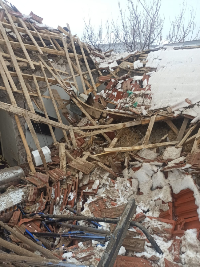 Kayseri'de bir evde mutfak tüpü patladı: 1 ölü, 3 yaralı