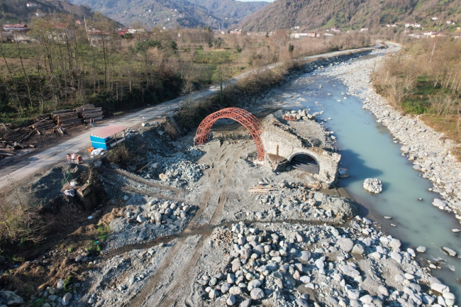 Selin yıktığı 400 yıllık tarihi taş köprü restore ediliyor