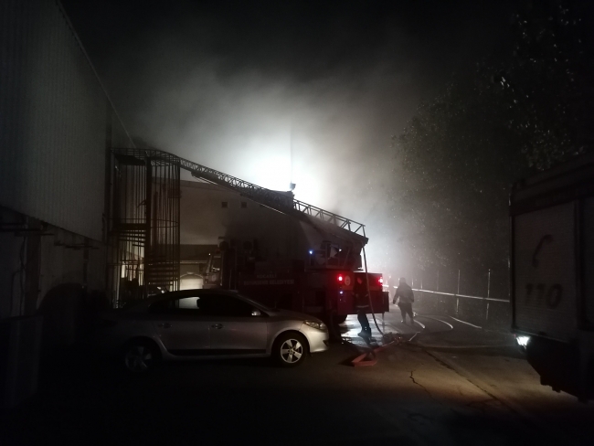 Düğün salonunda çıkan yangın paniğe neden oldu