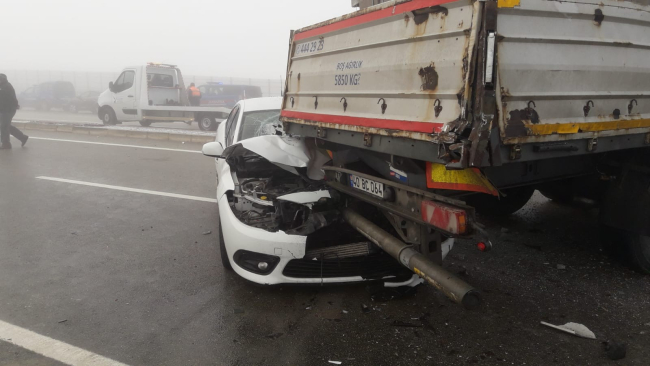 Kırşehir'de buzlanma ve sis nedeniyle zincirleme kaza: 2 ölü, 12 yaralı