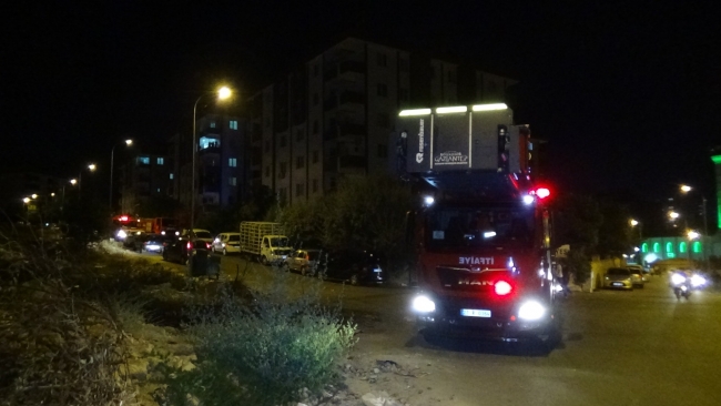 Sigara içerken uyuyakalan kişi yanmaktan son anda kurtuldu