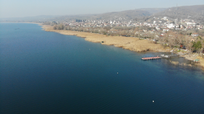 Sapanca Gölü'nde su seviyesi 40 metre çekildi