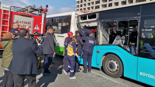 Kayseri'de 2 otobüs çarpıştı: 16 yaralı
