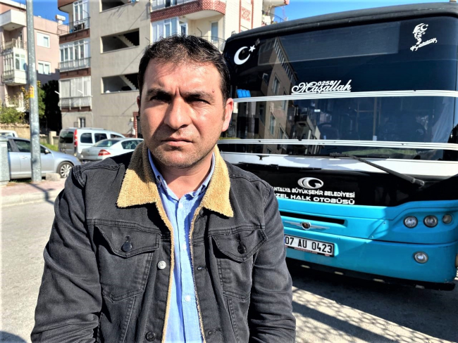 Tartıştığı yolculara tepki gösteren şoför, kontak kapatıp otobüsten indi