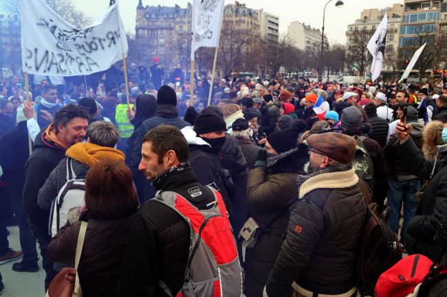 Fransa’da fırıncılar sokağa indi