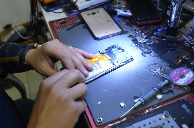 Deprem bölgesinde telefon tamirleri arttı