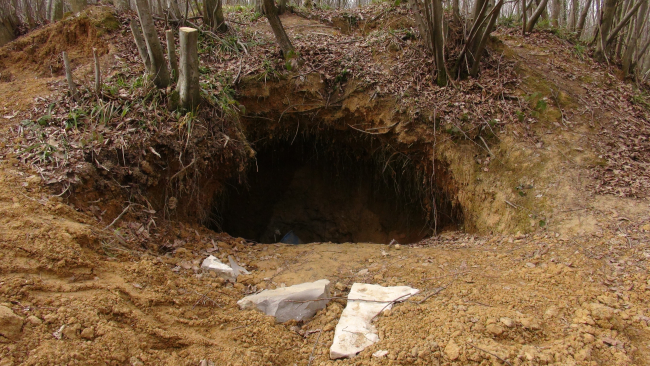 Define avcıları köyü köstebek yuvasına çevirdi
