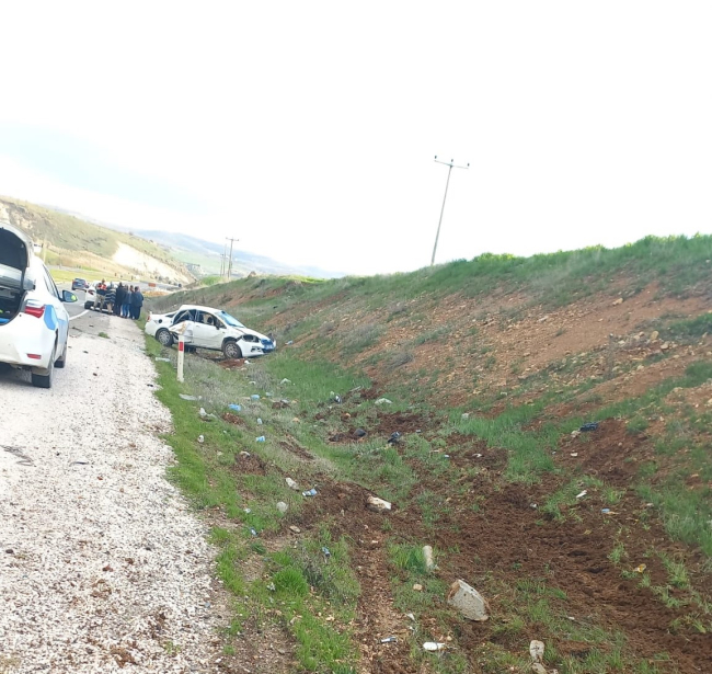 Adıyaman'da otomobil şarampole devrildi: 6 yaralı