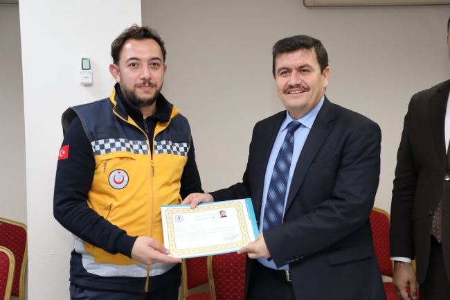 Yaralı asker: Lütfen parkamı yere serin, ambulans kan olmasın