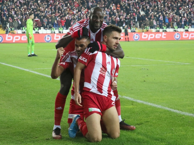 Sivasspor zirveyi sevdi