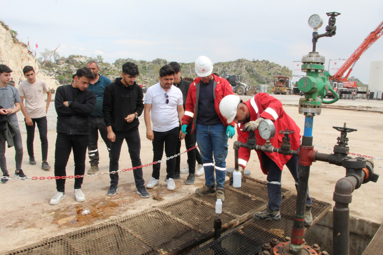 Öğrenciler Gabar Dağı petrol sahasına çıkarma yaptı