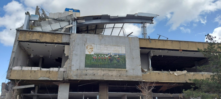 Erzurum’da kentsel dönüşüm sürüyor: Eski belediye binasının yıkımında sona gelindi