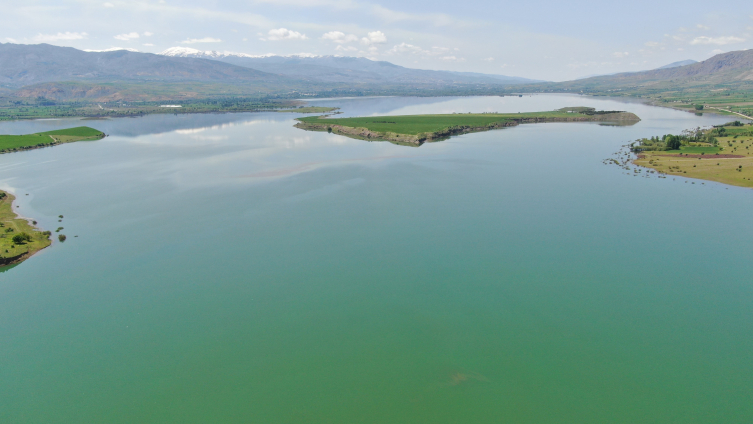Kuruyan baraj yeniden su tuttu: Kameriyeler bile su altında kaldı