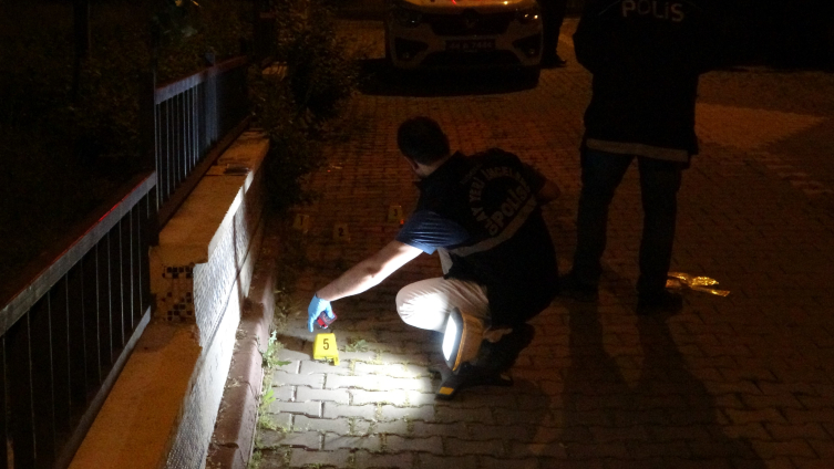 Tartıştığı şahısların üzerine kurşun yağdırdı: 3 yaralı