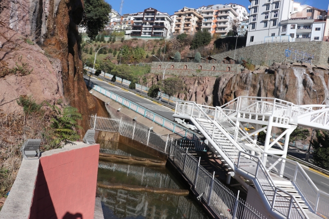 Türkiye'nin en büyük yapay şelalelerini hırsızlar kuruttu