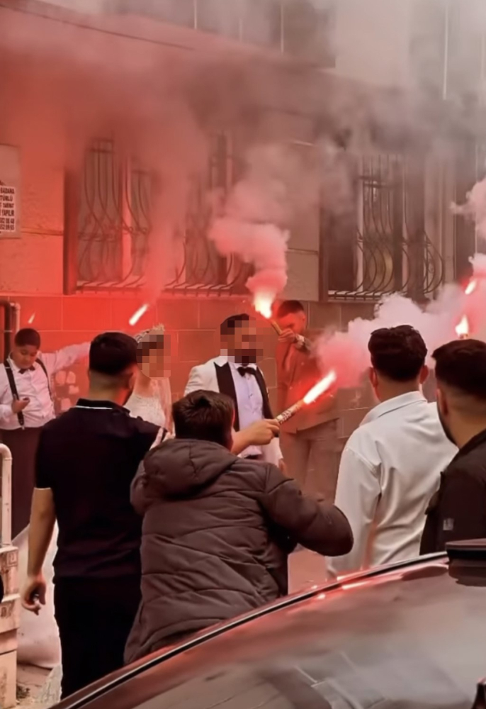 İstanbul’da tüfekli damat mahalleliyi tedirgin etti