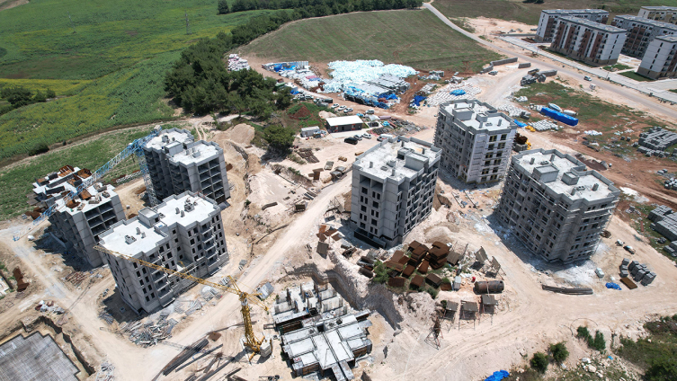 Deprem konutlarında örnek daire tamamlandı