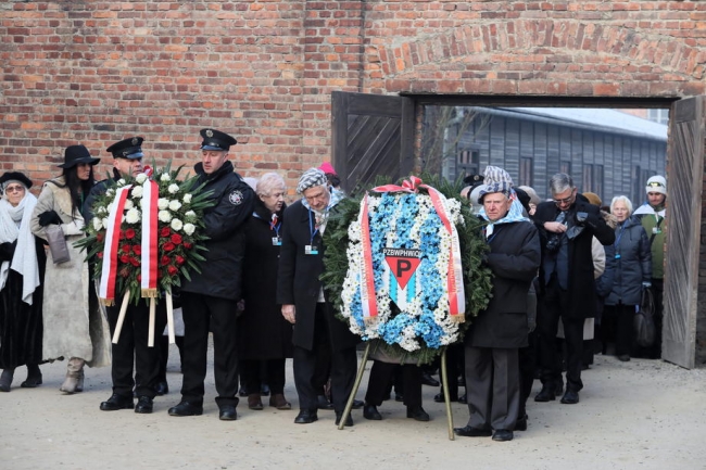 Auschwitz'da katliamdan kurtuluşun 75. yılında anma töreni düzenlendi
