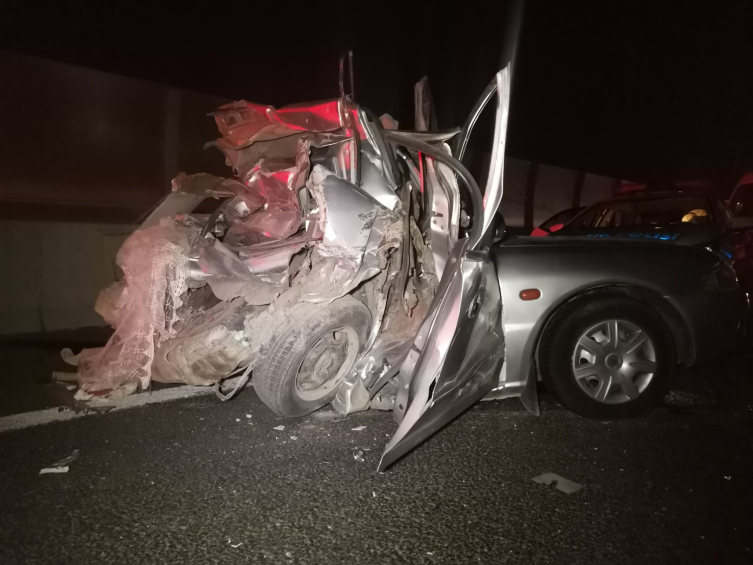 İzmir'de trafik kazası: 1 kişi hayatını kaybetti, 2 kişi yaralandı