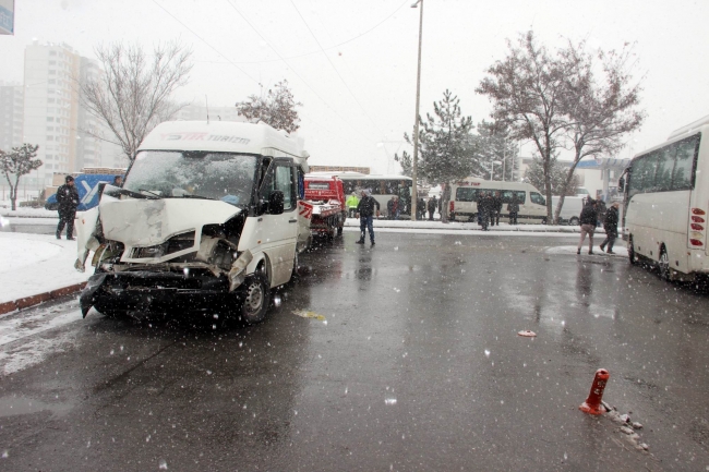 Kayseri'de zincirleme kaza: 18 yaralı
