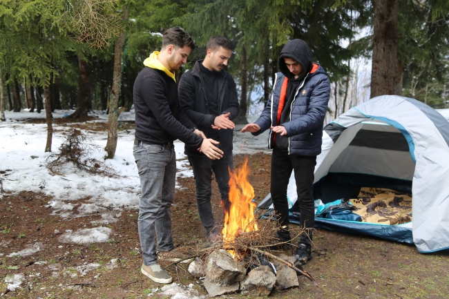 Koronavirüsten korunmak için yaylaya kaçtılar