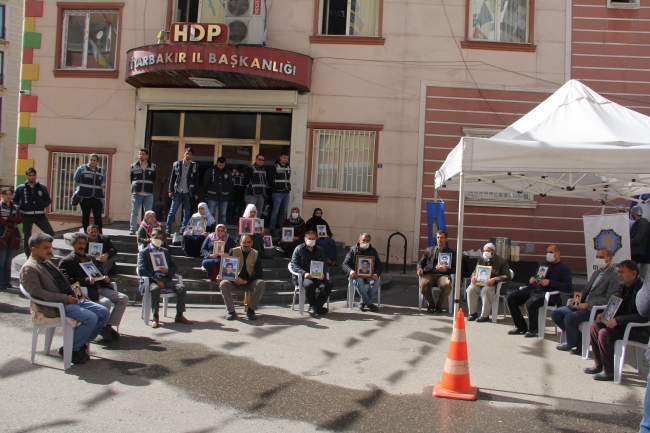 HDP önündeki ailelerin evlat nöbeti 203’üncü gününde
