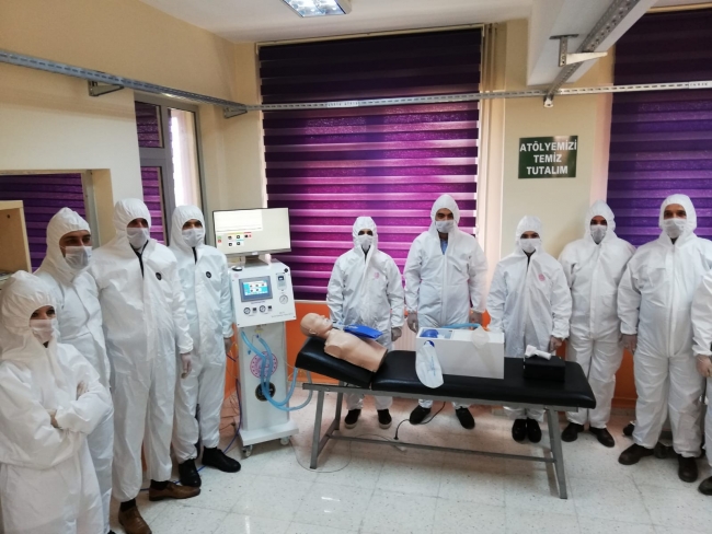 MEB'in ilk solunum cihazı Hatay'daki meslek lisesinde üretildi