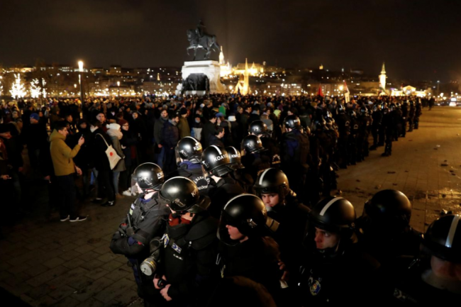 Macaristan'da fazla mesai protestosu