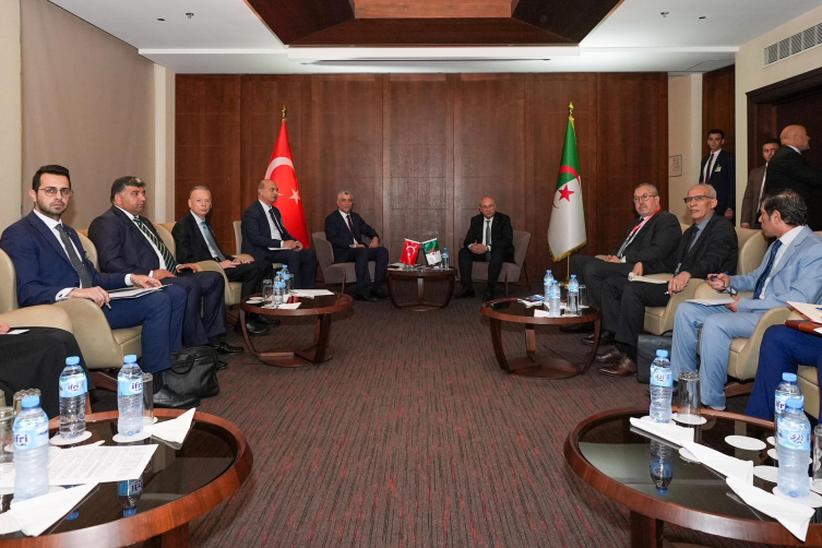Bakan Bolat, Cezayir'de mevkidaşı Zitouni ile görüştü