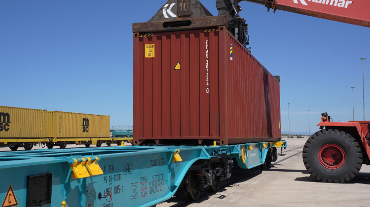 Bu yıl 127 yeni nesil milli yük vagonu raylara indi