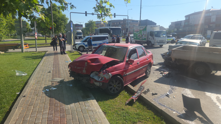 Bursa'da zincirleme kaza: 1 ölü, 4 yaralı