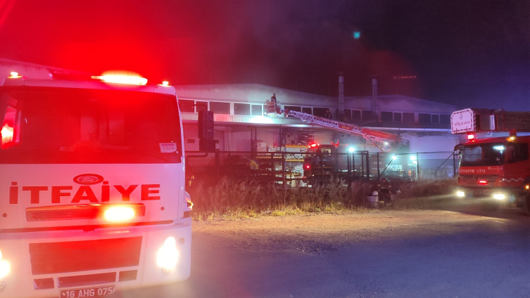 Bursa'da yedek parça fabrikasında yangın