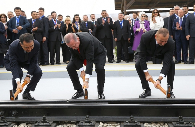 Siyasi ve ekonomik temelde yükselen Türkiye-Çin ilişkileri