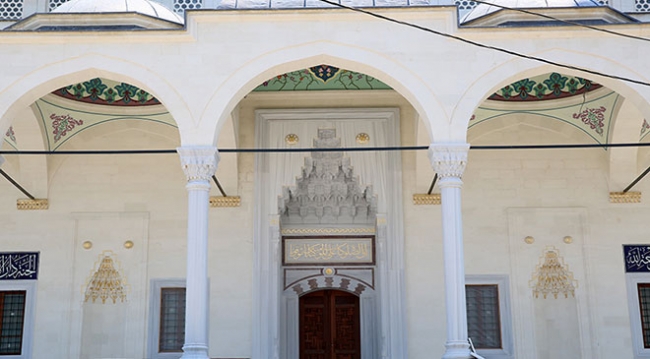 Cumhuriyet tarihinin ilk taş camisi ibadete açılıyor