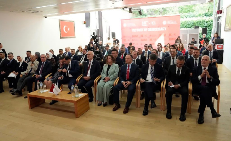 Belçika ve Endonezya'da "Milli İrade ve Demokratik Direnç: 10. Yılında 15 Temmuz" paneli düzenlendi