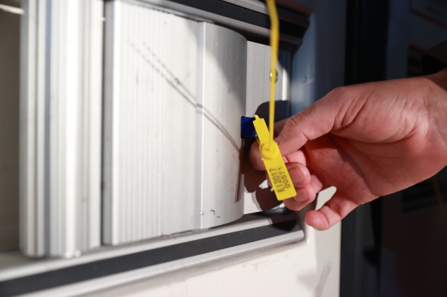 Aşılar uzman ellerde