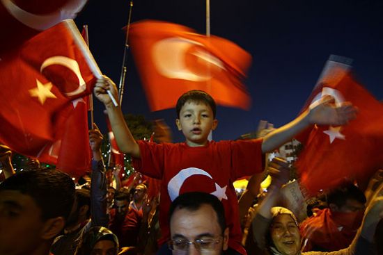 Vatandaşlar demokrasi nöbetini coşkuyla sürdürdü