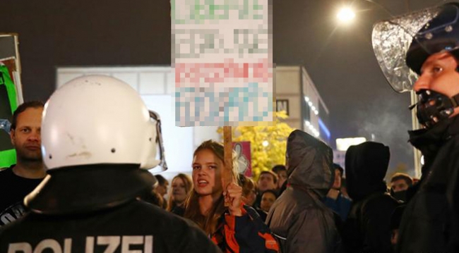 Almanya'da AfD'ye protesto: Yüzlerce gösterici sokaklarda