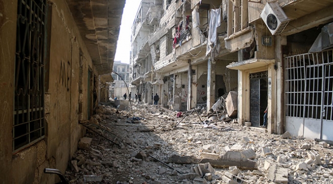 Esed Güçleri Doğu Guta'ya tekrar saldırdı