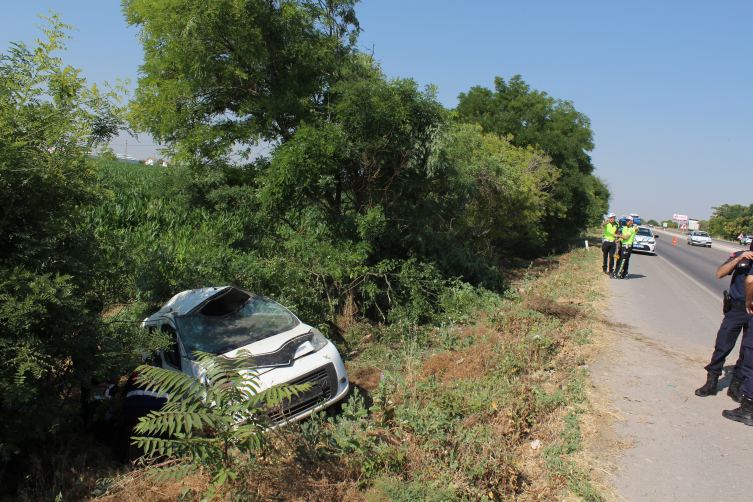 Aksaray'da düğünden dönen aile kaza yaptı: 3 ölü, 1 yaralı